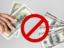 У деяких країнах готується обмеження розрахунків готівкою