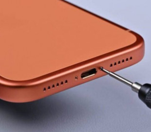 YouTube-блогер розширив сховище iPhone 17 Pro Max із 256 ГБ до 1 ТБ