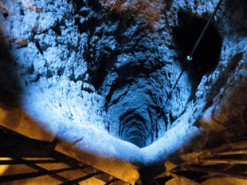 Хлопець ганявся за курчатами та виявив 2000-річне підземне місто, де колись жило 20 000 осіб