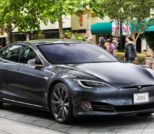 Економія до $4 000: Tesla запропонувала клієнтам дешевший автопілот із меншим набором функцій