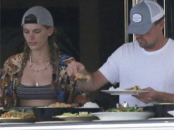 Леонардо Ді Капріо зустрів Новий рік у компанії 23-річної акторки-красуні