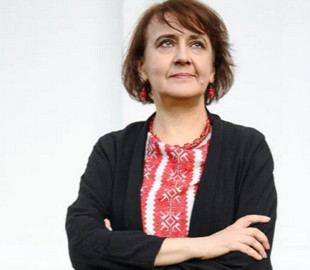 «Наші Нептуни виправили помилку». Оксана Забужко прокоментувала знищення крейсера Москва піснею гурту Ленинград