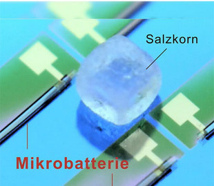 Учёные создали батарейку размером с крупицу соли
