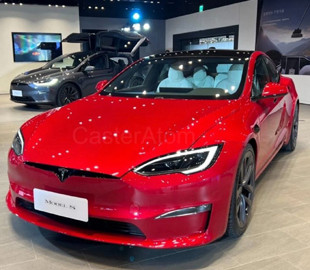 Tesla представила новую Model S: как она выглядит и что изменилось