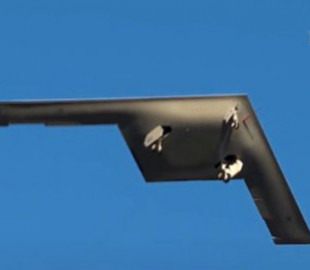 США розпочали випробування нового стратегічного бомбардувальника B-21 Raider: які переваги