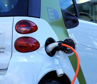 Американская компания придумала как в разы ускорить зарядку электрокаров, совершив революцию на рынке