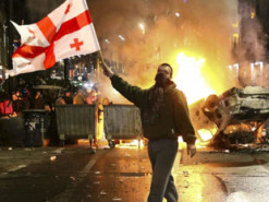 В Грузії учасника протесту проти закону про "іноагентів" засудили до 9 років позбавлення волі