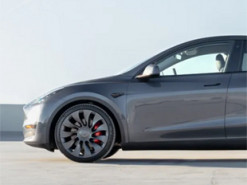 Ще менше запчастин: Tesla почала виробляти електромобіль Model Y з литою задньою частиною