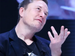 Паралізований чоловік із чипом Neuralink навчився керувати дроном силою думки: відео вражаючої технології