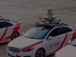 У Китаї планують відмовитися від водіїв в таксі до 2023 року