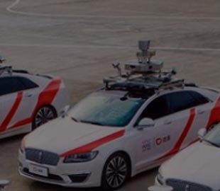 У Китаї планують відмовитися від водіїв в таксі до 2023 року