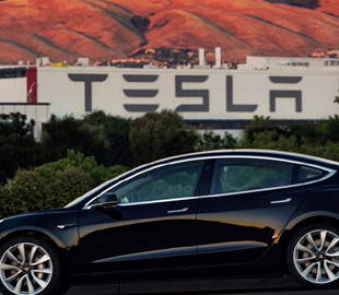 Акції Tesla пережили найгірший місяць із березня 2020 року