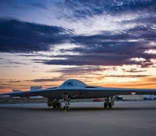 Новітній стелс-бомбардувальник B-21 США почав наземні випробування