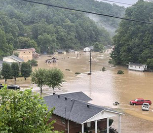 Раптова повінь забрала життя щонайменше 15 людей в американському штаті Кентуккі