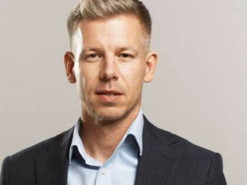 Угорський опозиціонер звинуватив владу у спробі «злити» його інтимне відео