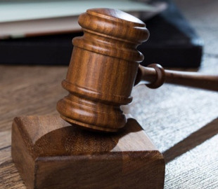 Латвія видворить російського блогера, який виправдовував злочини РФ в Україні