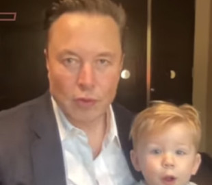 Илон Маск попал в курьезную ситуацию с маленьким сыном