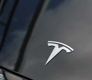 Tesla офіційно скасувала запуск Model S Plaid Plus