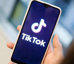 Гендиректора TikTok хочуть викликати до Європарламенту через вплив соцмережі на вибори в Румунії