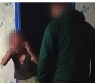 Вітчим бив кулаками, а мати знімала на відео: що відомо про знущання з 10-річного хлопця на Київщині