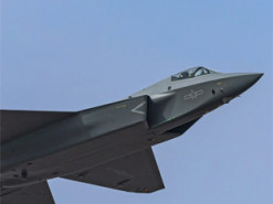 Китайські розробники застосували штучний інтелект DeepSeek для створення бойових літаків нового покоління