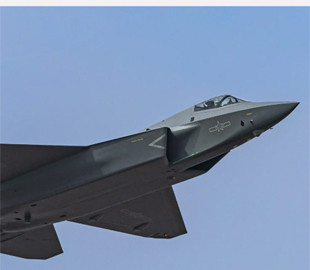 Китайські розробники застосували штучний інтелект DeepSeek для створення бойових літаків нового покоління