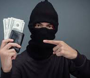 Фейкові продажі, «допомога» і вигадані послуги - шахраї продовжують виманювати гроші у українців