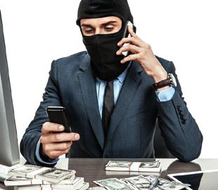 Телефонный мошенник обманул украинцев на 300 тысяч гривен