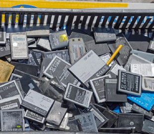 Штучний інтелект допоміг створити мобільну систему переробки літієвих батарей