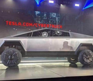 Tesla Cybertruck у серійному вигляді дебютує через місяць