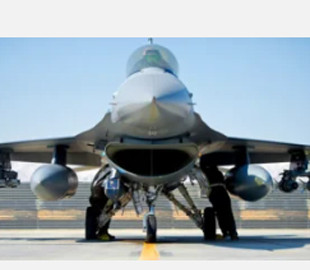 Американські винищувачі F-15E Strike Eagle отримають лазерні керовані ракети AGR-20 °F для знищення дронів