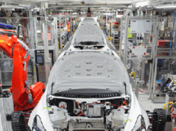 Заводы Tesla побили дневной и недельный рекорды производства