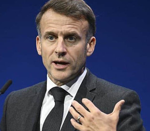 Макрон закликає європейців створити далекобійні ракети на противагу "Орєшніку"