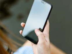 Чому смартфон перезавантажується сам по собі: 5 можливих причин