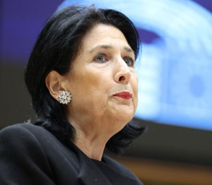 Президентка Грузії оскаржить закон про “іноагентів” у Конституційному суді