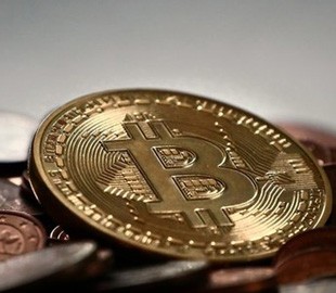 Предприниматель продал криптовалюту за нарисованные в фотошопе деньги