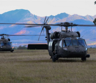 Американські розробники представили новітні багатоцільові гелікоптери UH-60M Black Hawk