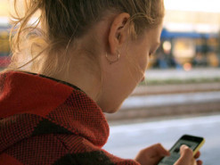 Мировой рынок смартфонов в этом году вернётся к росту после провального 2020 года