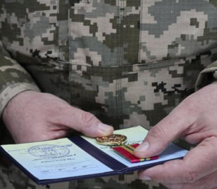 Зеленський відзначив нагородами 634 українських військових