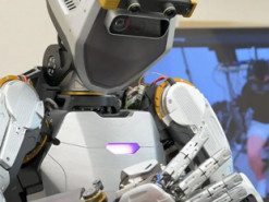 Розробники найдосконалішого робота у світі представили гуманоїда нового покоління зі штучним інтелектом