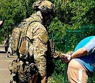 Собирал данные о ж\д переездах, тоннелях и мостах: житель Киевской области подозревается в шпионаже на "ДНР"
