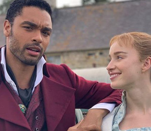 Для поклонников "Бриджертонов": Netflix презентовал забавные сцены с героем Реге Пейдж