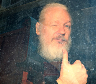 В Лондоне отложили слушания по экстрадиции Ассанжа