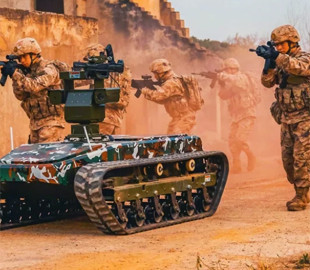 Китай працює над гусеничним наземним безпілотником для проведення військових дій в містах