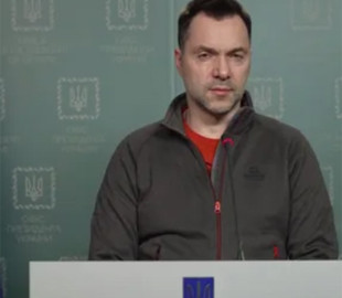 Арестович рассказал, сколько защитников Украина потеряла на войне против РФ