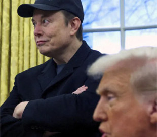 Маск відреагував на погрози Трампа депортувати його із США