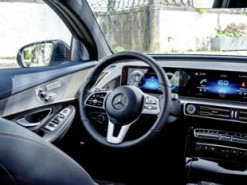 Медіасистема Mercedes-Benz несподівано відповіла на питання про Tesla