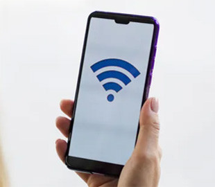 Чи треба вимикати Wi-Fi на смартфоні, коли виходите з дому: цю помилку роблять багато людей