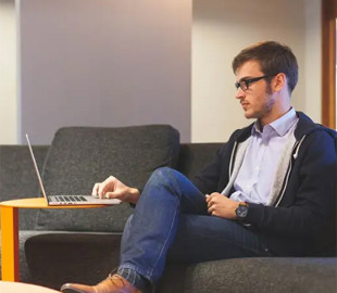 ШІ поки не винен: в LinkedIn назвали справжні причини падіння наймань у світі на 20%