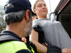 Грету Тунберг двічі затримали на демонстрації в Нідерландах